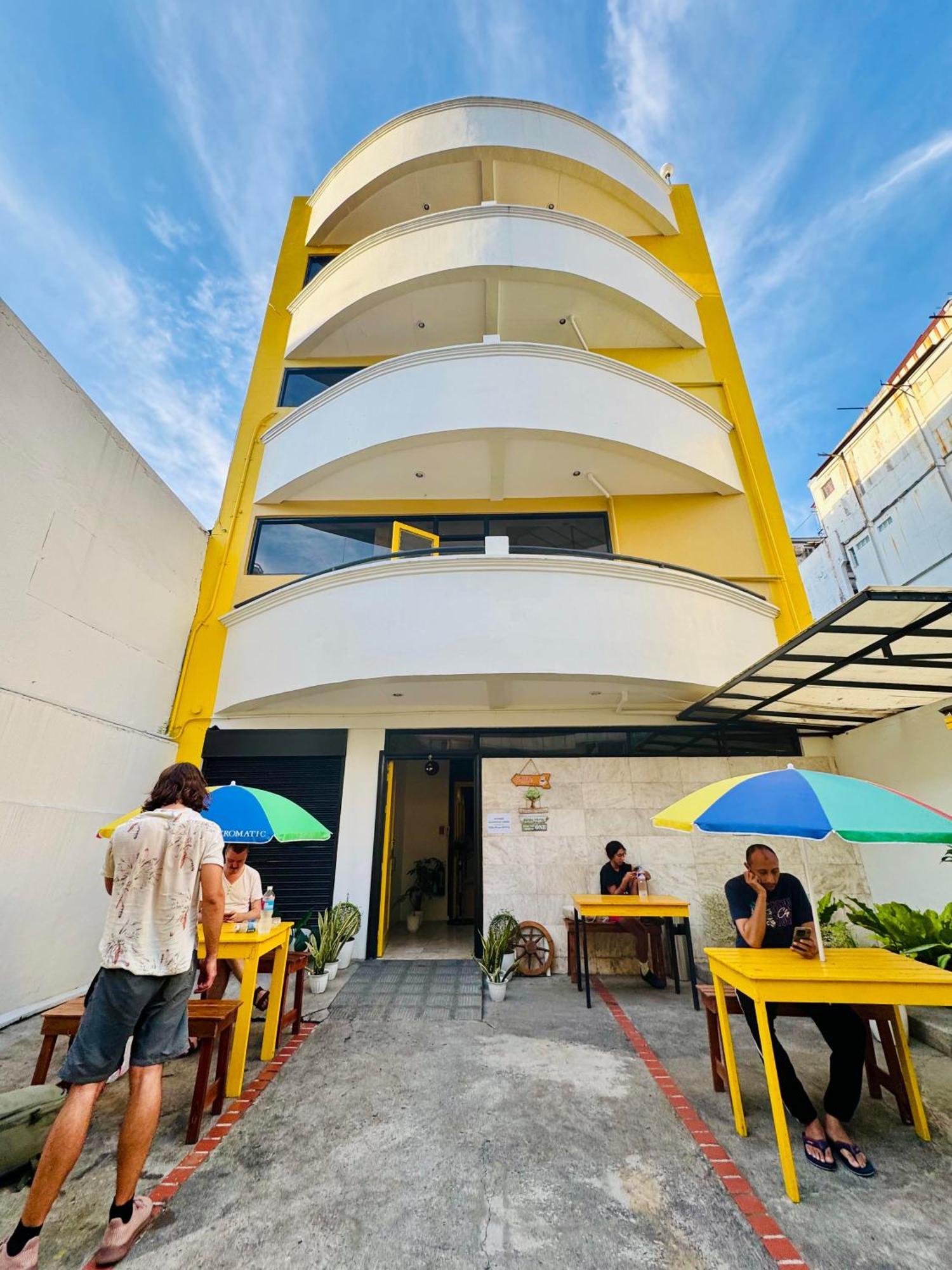 Cheese Hostel Manila Makati City Екстер'єр фото