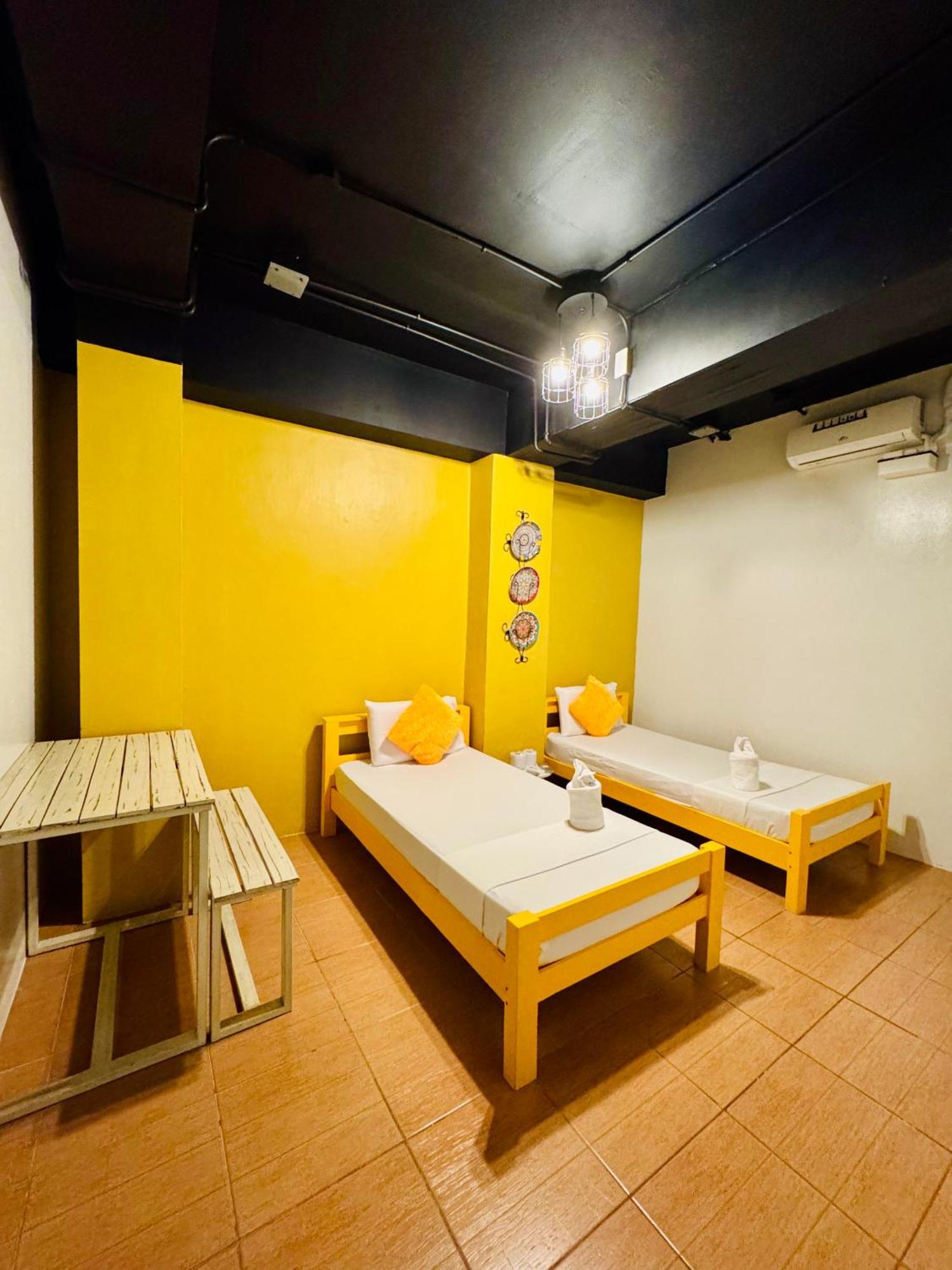 Cheese Hostel Manila Makati City Екстер'єр фото