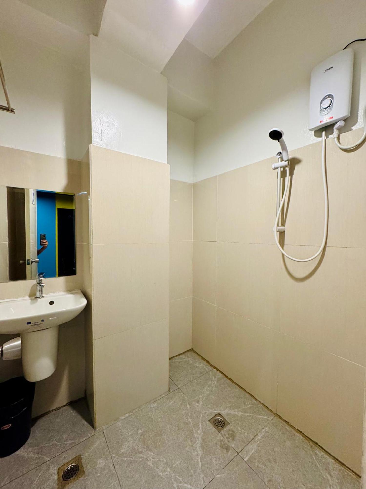 Cheese Hostel Manila Makati City Екстер'єр фото
