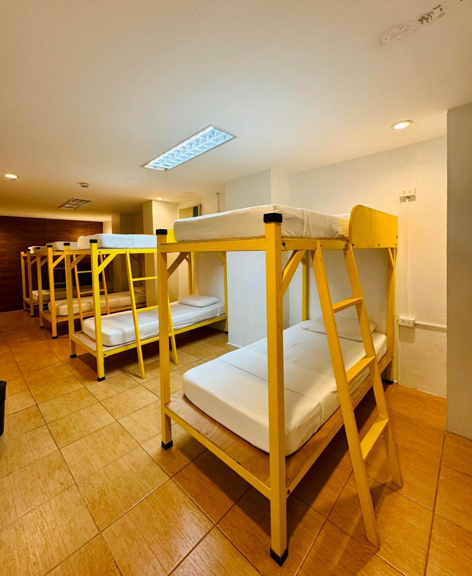 Cheese Hostel Manila Makati City Екстер'єр фото